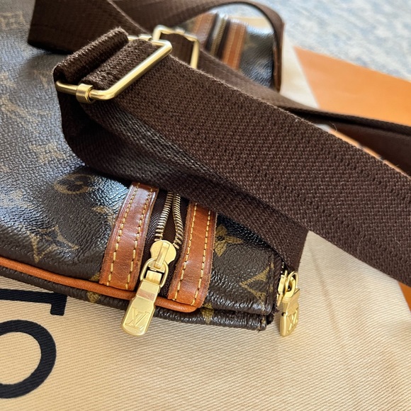 Louis Vuitton authentic vintage retired cross body bag adjustable strap - Picture 17 of 17